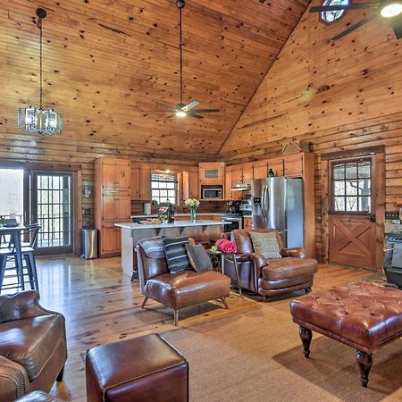 Luxury Pearcy Cabin With 5 Private Acres And Hot Tub! Eksteriør billede