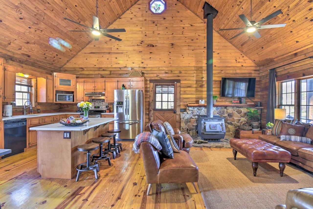 Luxury Pearcy Cabin With 5 Private Acres And Hot Tub! Eksteriør billede