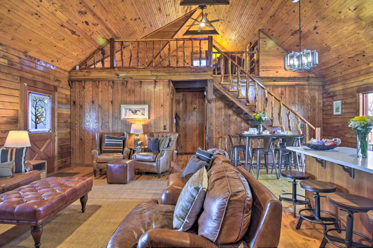 Luxury Pearcy Cabin With 5 Private Acres And Hot Tub! Eksteriør billede