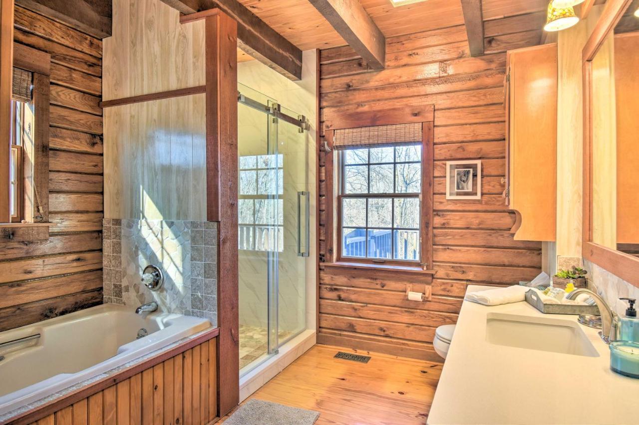 Luxury Pearcy Cabin With 5 Private Acres And Hot Tub! Eksteriør billede