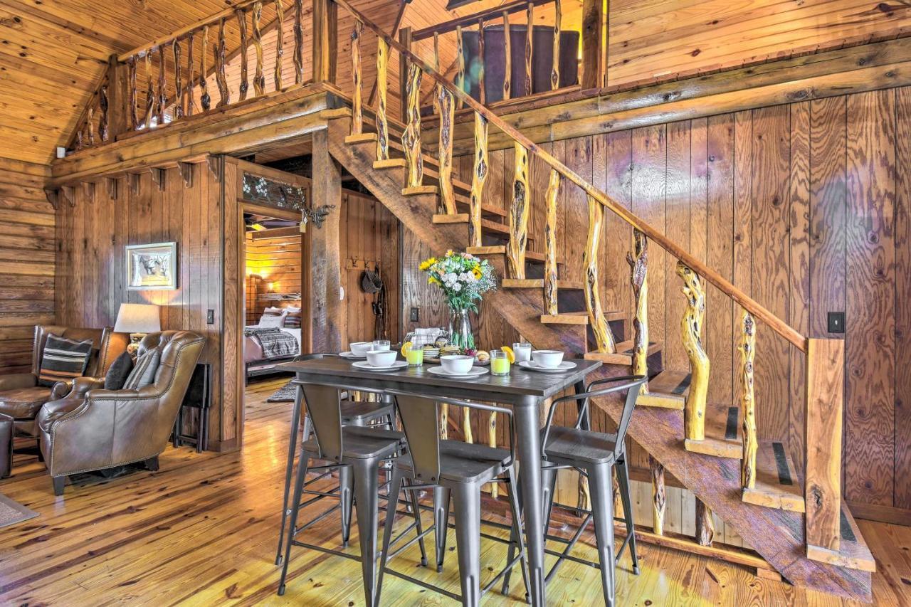 Luxury Pearcy Cabin With 5 Private Acres And Hot Tub! Eksteriør billede